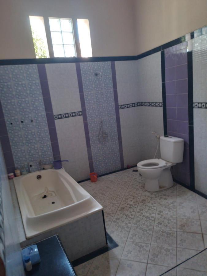 999 Khs 2 Homestay ギリマヌク エクステリア 写真