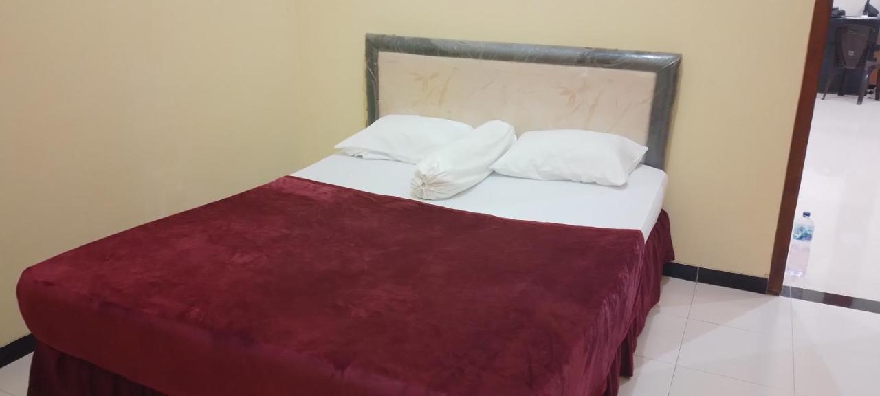 999 Khs 2 Homestay ギリマヌク エクステリア 写真