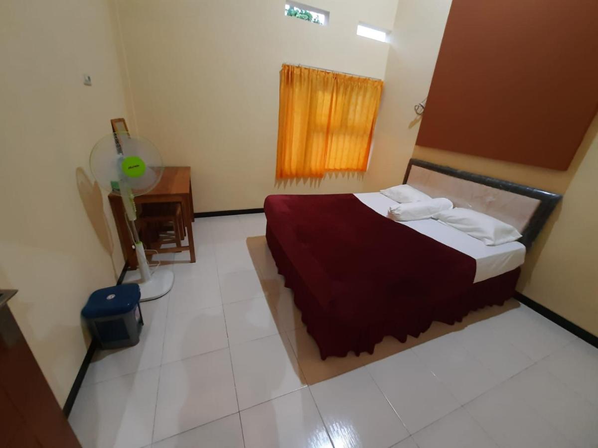 999 Khs 2 Homestay ギリマヌク エクステリア 写真