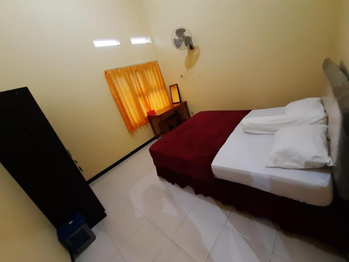 999 Khs 2 Homestay ギリマヌク エクステリア 写真