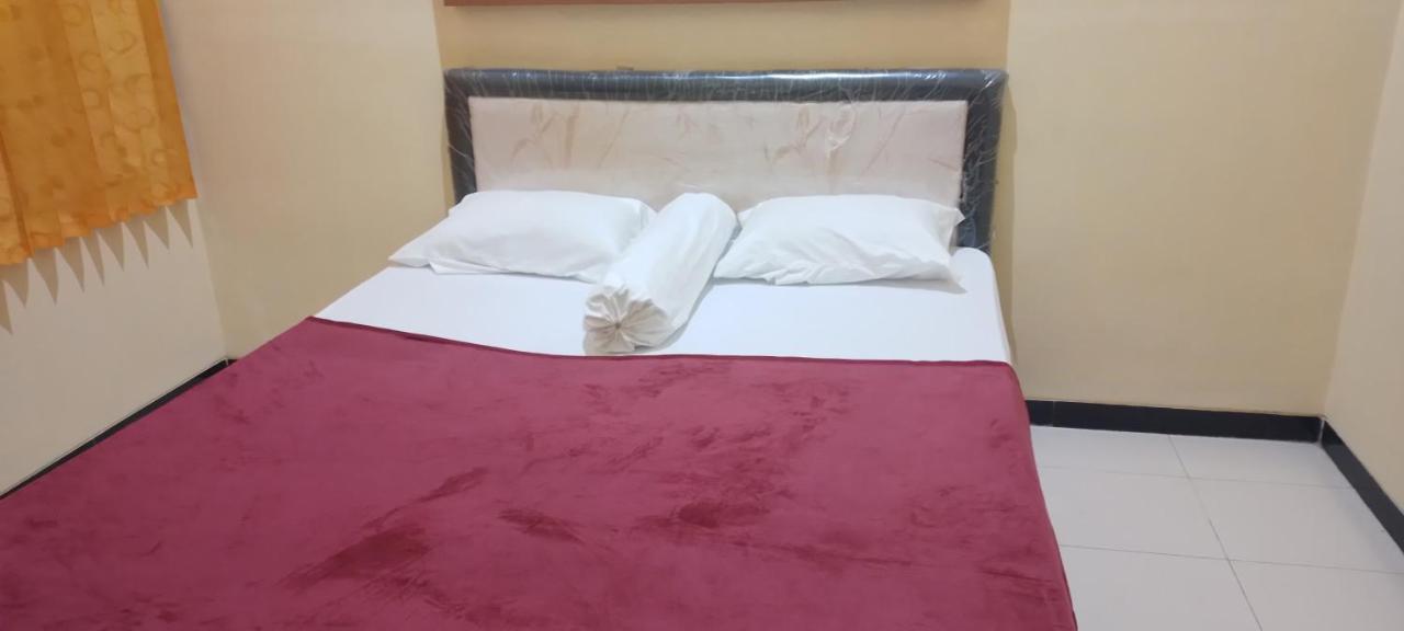 999 Khs 2 Homestay ギリマヌク エクステリア 写真