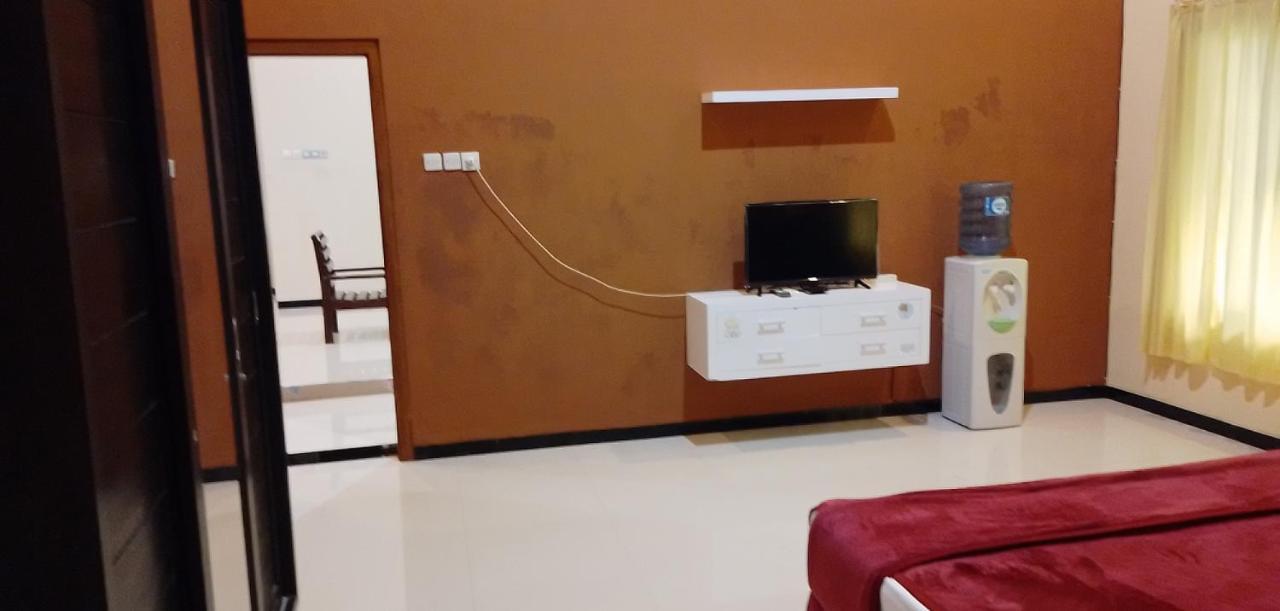 999 Khs 2 Homestay ギリマヌク エクステリア 写真
