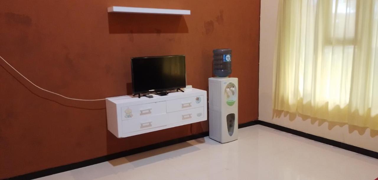 999 Khs 2 Homestay ギリマヌク エクステリア 写真
